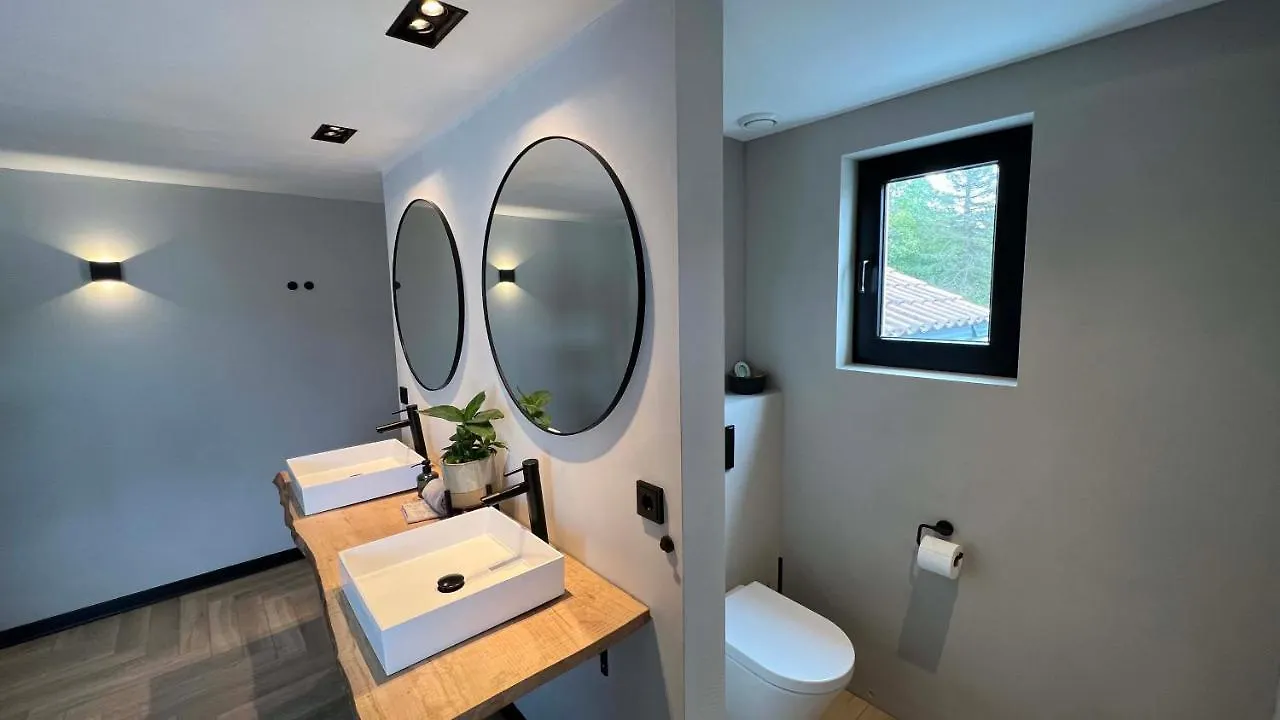 Bed&Breakfast 'Le Faucon' Valkenburg aan de Geul 0*,  Niederlande