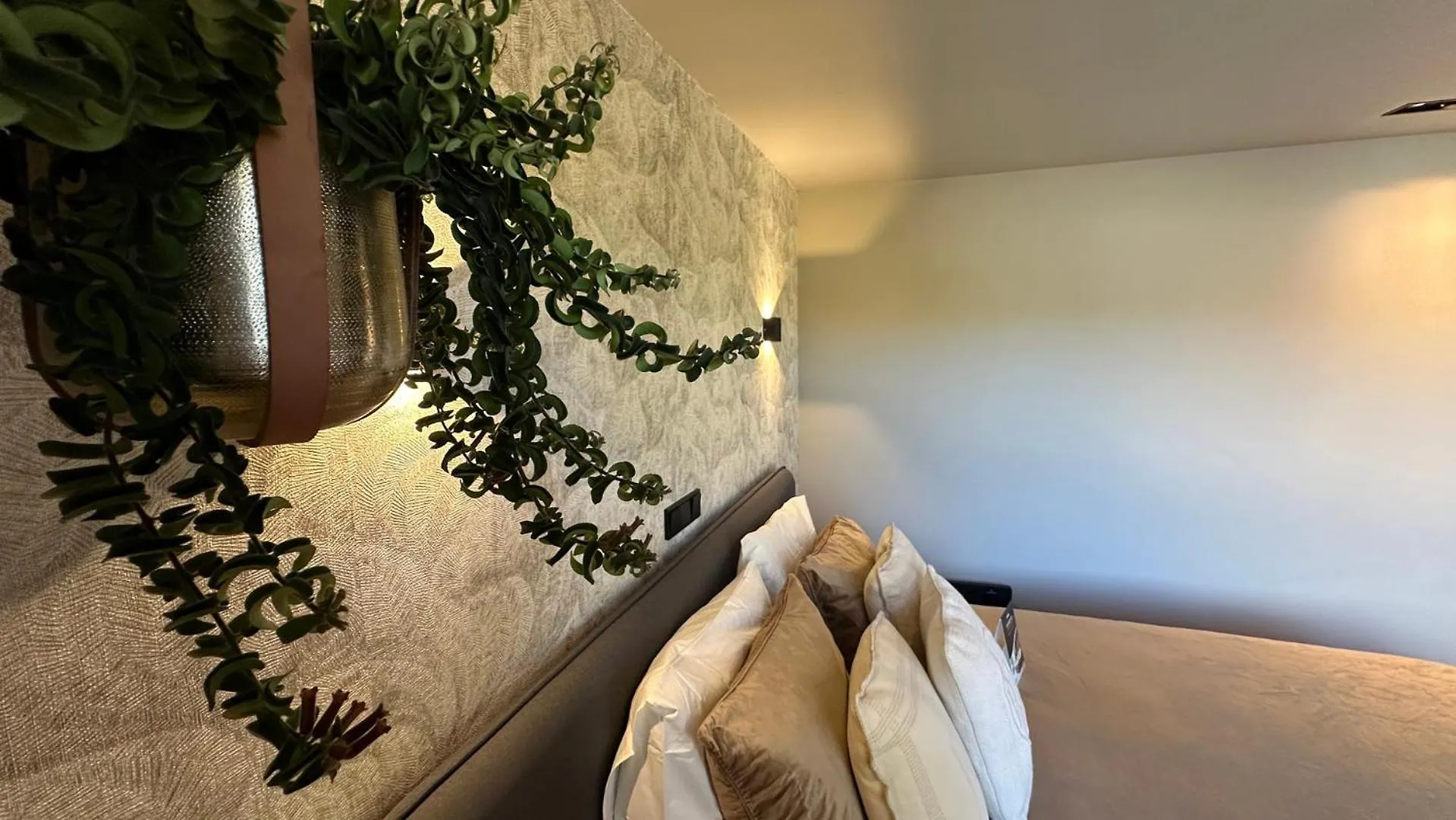Bed&Breakfast 'Le Faucon' Valkenburg aan de Geul 0*,  Niederlande